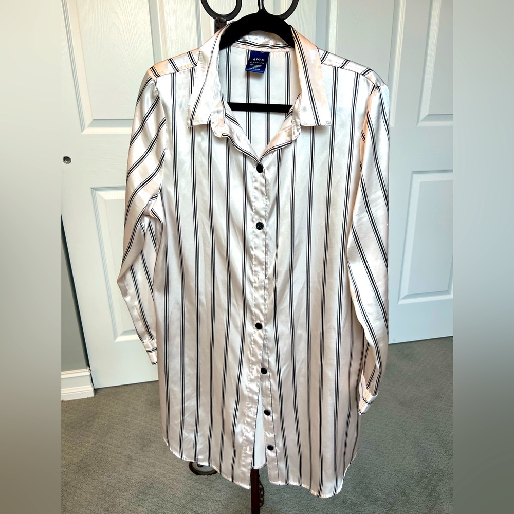 Apt 9 Silky Sleep Shirt in excellent condition